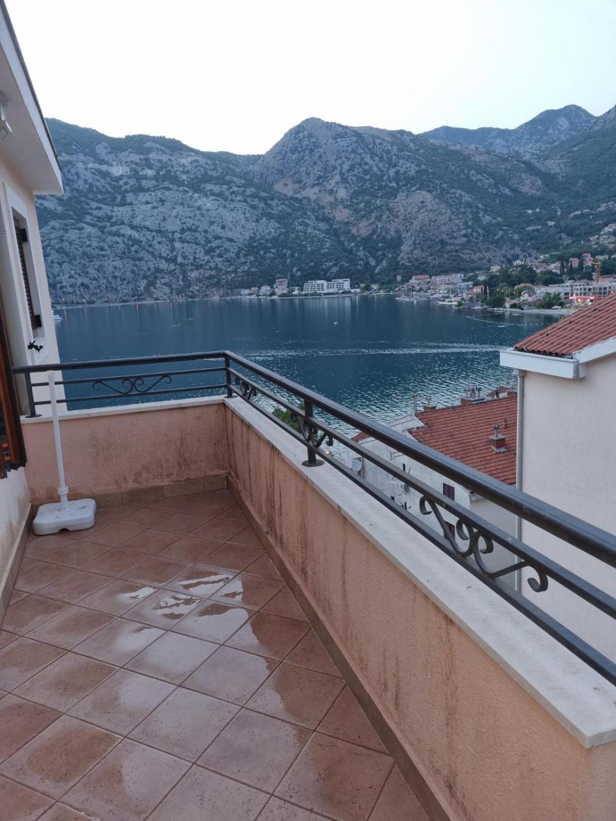 Apartments Sneza Risan Kültér fotó