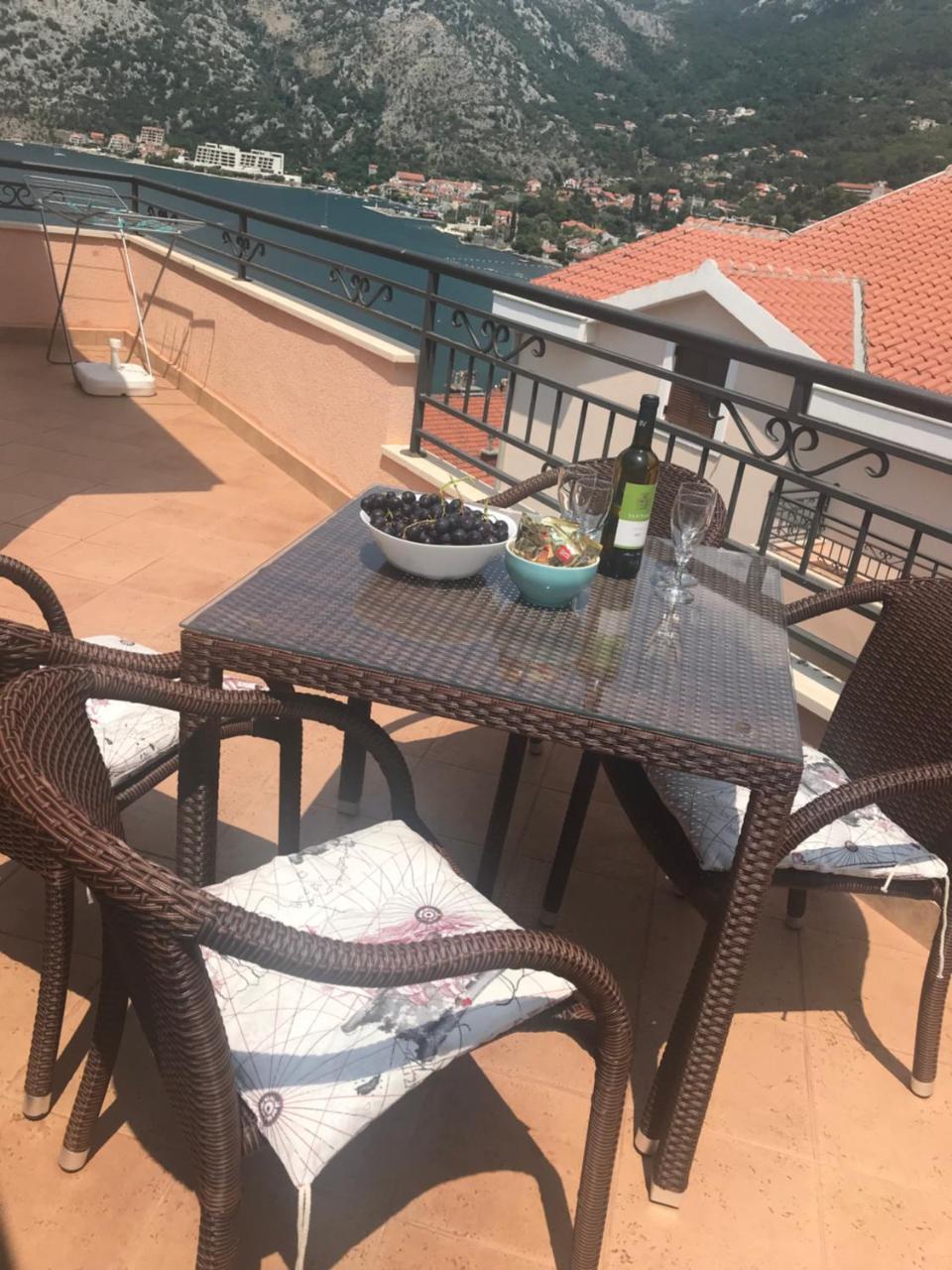 Apartments Sneza Risan Kültér fotó